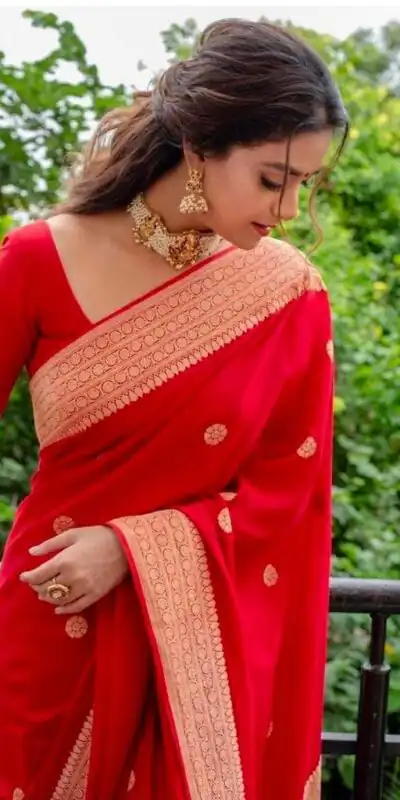 DDF Bela Red Color Soft Lichi Silk Ordinary Design Saree Casual, Party Wear, Events, Festivals Etc. Expected Delivery 4-6 Working Days 1349/- Only | Sarees, Bollywood Sarees, Creative Sarees, Designer Sarees, Embroidered Sarees, Ethnic Saree, Modern Digital sarees, Party Wear Sarees