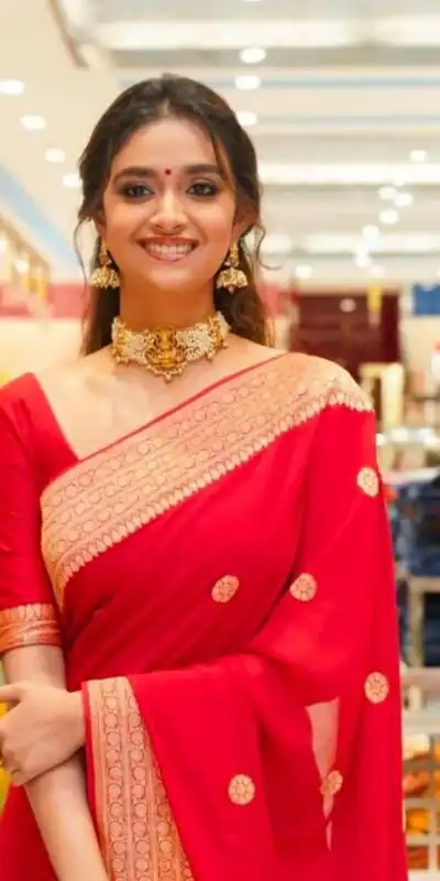 DDF Bela Red Color Soft Lichi Silk Ordinary Design Saree Casual, Party Wear, Events, Festivals Etc. Expected Delivery 4-6 Working Days 1349/- Only | Sarees, Bollywood Sarees, Creative Sarees, Designer Sarees, Embroidered Sarees, Ethnic Saree, Modern Digital sarees, Party Wear Sarees