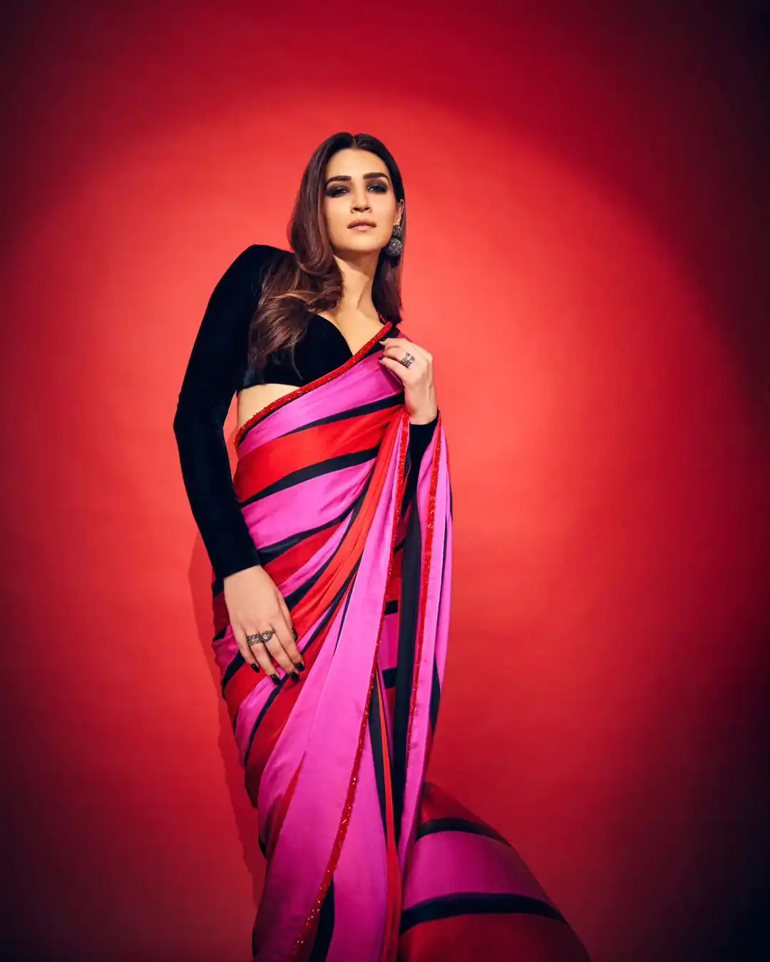  JM Kriti sanon Pink & Red Color Satin Silk Lining Design Saree , Party Wear, Events, Festivals Expected Delivery 4-6 Working Days 1499/- | Sarees, Bollywood Sarees, Creative Sarees, Designer Sarees, Embroidered Sarees, Ethnic Saree, Modern Digital sarees, Party Wear Sarees