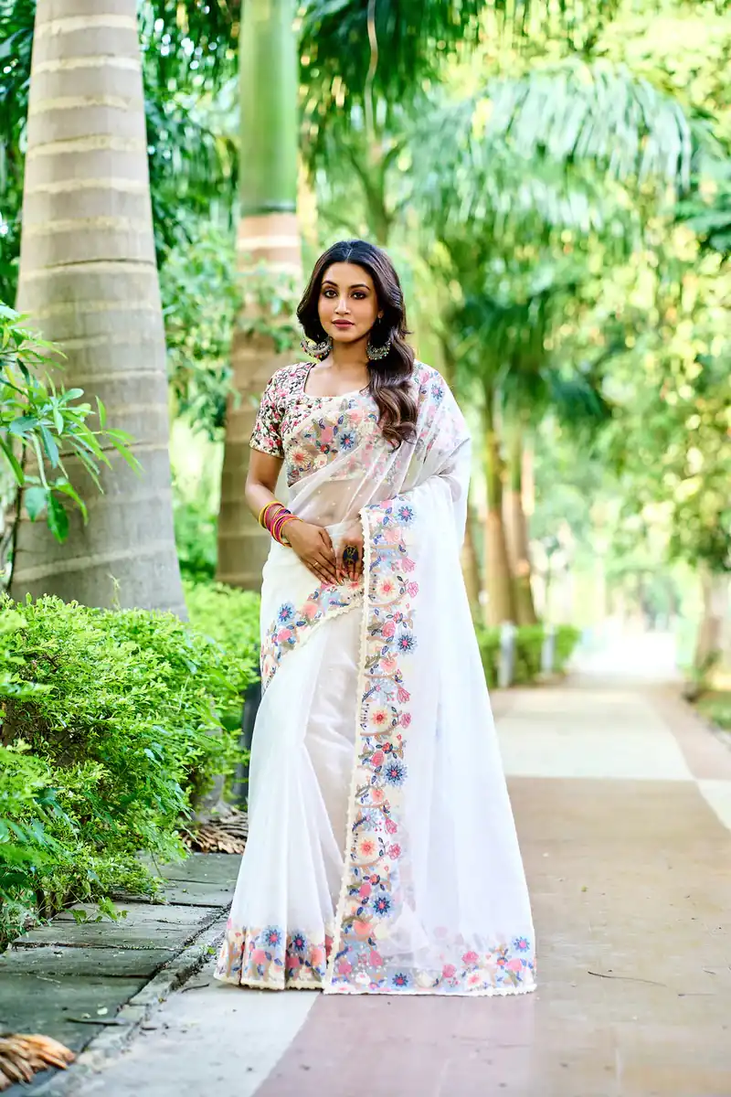 BT 3086 White Color Organza Silk Embroidery Thread Work Saree Events Casual, Wedding, Festive, Events Etc. Expected Delivery  4-6 Working Days @1999/- | Sarees, Bollywood Sarees, Creative Sarees, Designer Sarees, Embroidered Sarees, Ethnic Saree, Modern Digital sarees, Party Wear Sarees