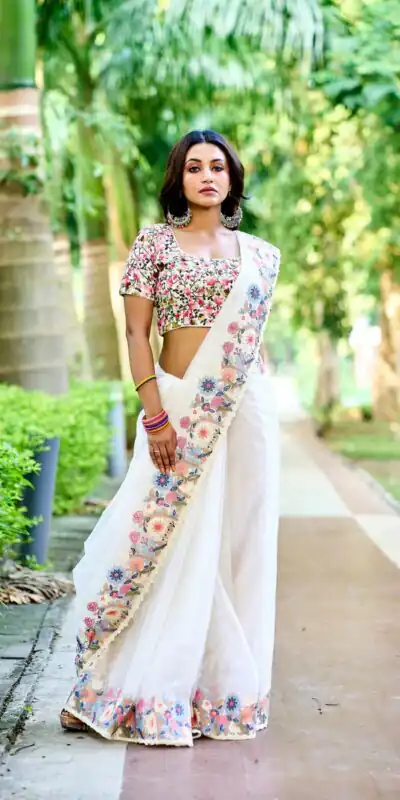 BT 3086 White Color Organza Silk Embroidery Thread Work Saree Events Casual, Wedding, Festive, Events Etc. Expected Delivery 4-6 Working Days @1999/- | Sarees, Bollywood Sarees, Creative Sarees, Designer Sarees, Embroidered Sarees, Ethnic Saree, Modern Digital sarees, Party Wear Sarees