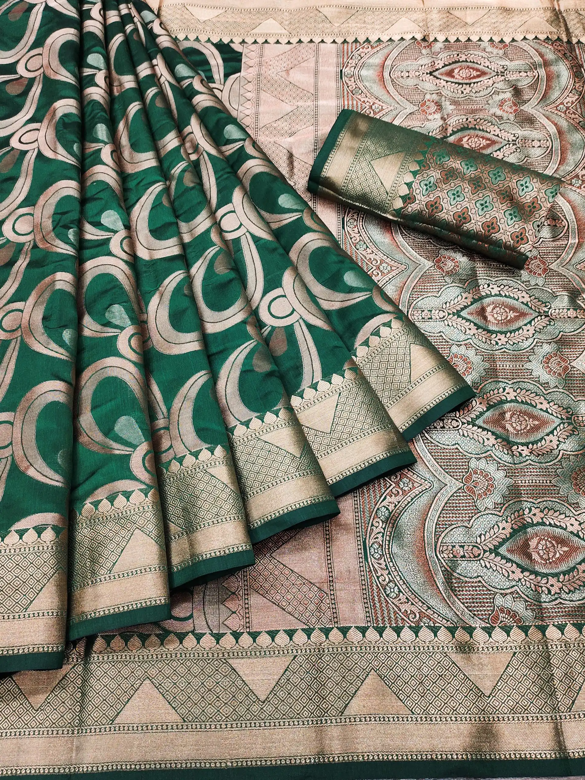 MB 3278 Green Color Soft Lichi Silk Beautiful Cooper Zari Saree Casual, Wedding, Party, Festival, Events, Etc. Expected Delivery 4-6 Working Days @1699/- | Sarees, Bollywood Sarees, Creative Sarees, Designer Sarees, Embroidered Sarees, Ethnic Saree, Modern Digital sarees, Party Wear Sarees