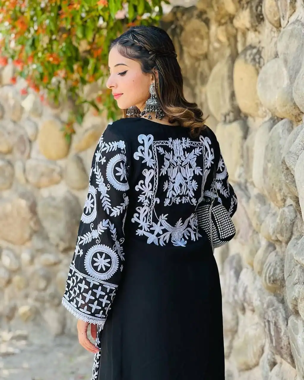RTC 5624 Black Color Foix Georgette Chine Stitched Salwar Suit Wedding, Party, Festive, Events Etc. Expected Delivery 4-6 Working Days @2149/- | Jump Suits, Salwar suit, Designer Suits, Casual Suits, Creative suits, Palazzo Suits, Party Wear Suits, Patiala Suits, Straight Suits