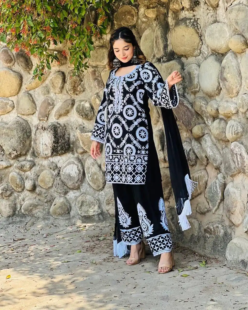 RTC 5624 Black Color Foix Georgette Chine Stitched Salwar Suit Wedding, Party, Festive, Events Etc. Expected Delivery 4-6 Working Days @2149/- | Jump Suits, Salwar suit, Designer Suits, Casual Suits, Creative suits, Palazzo Suits, Party Wear Suits, Patiala Suits, Straight Suits