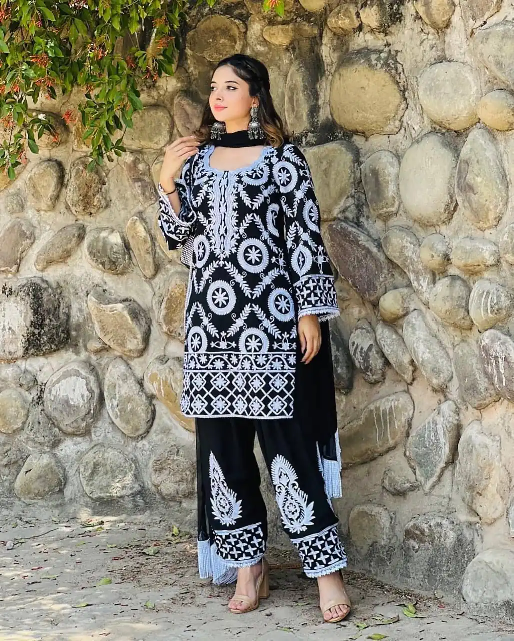 RTC 5624 Black Color Foix Georgette Chine Stitched Salwar Suit Wedding, Party, Festive, Events Etc. Expected Delivery 4-6 Working Days @2149/- | Jump Suits, Salwar suit, Designer Suits, Casual Suits, Creative suits, Palazzo Suits, Party Wear Suits, Patiala Suits, Straight Suits