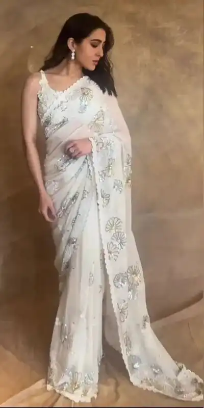ST 154 White Color Georgette Peral Hand Work Saree Casual, Wedding, Party, Festive, Events Etc. Expected Delivery 4-6 Working Days @1849/- | Sarees, Bollywood Sarees, Creative Sarees, Designer Sarees, Embroidered Sarees, Ethnic Saree, Modern Digital sarees, Party Wear Sarees