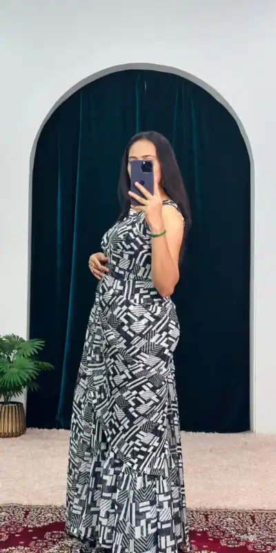 ST 1051 Black Color Georgette Digital Printed Work Saree Saree Casual, Wedding, Party, Festive, Events Etc. Expected Delivery 4-6 Working Days @1849/- | Sarees, Bollywood Sarees, Creative Sarees, Designer Sarees, Embroidered Sarees, Ethnic Saree, Modern Digital sarees, Party Wear Sarees