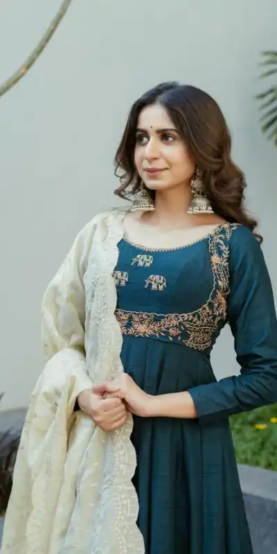 KD 1450 Blue Color Fhantom Silk Thread Work Salwar Suit Casual, Party, Wedding, Festive, Events Etc.  Expected Delivery 4-6 Working Days @1899/- | Jump Suits, Salwar suit, Designer Suits, Casual Suits, Creative suits, Palazzo Suits, Party Wear Suits, Patiala Suits, Straight Suits