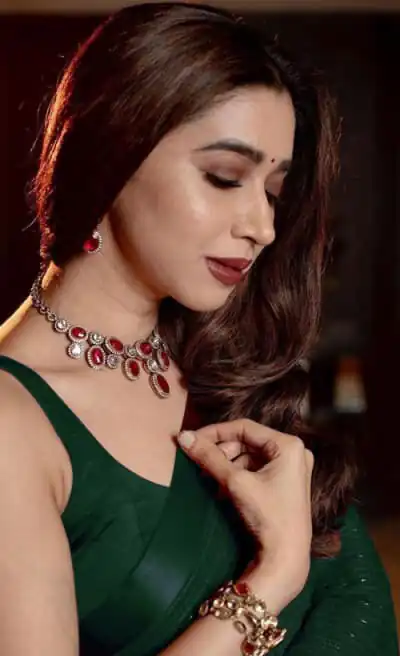 BT 236 Green Color Georgette Thread With Sequence Work Saree Casual, Party Wear, Traditional Wear, Wedding Events .Expected Delivery 4-6 Working Days@1799 | Sarees, Bollywood Sarees, Creative Sarees, Designer Sarees, Ethnic Saree, Modern Digital sarees, Party Wear Sarees