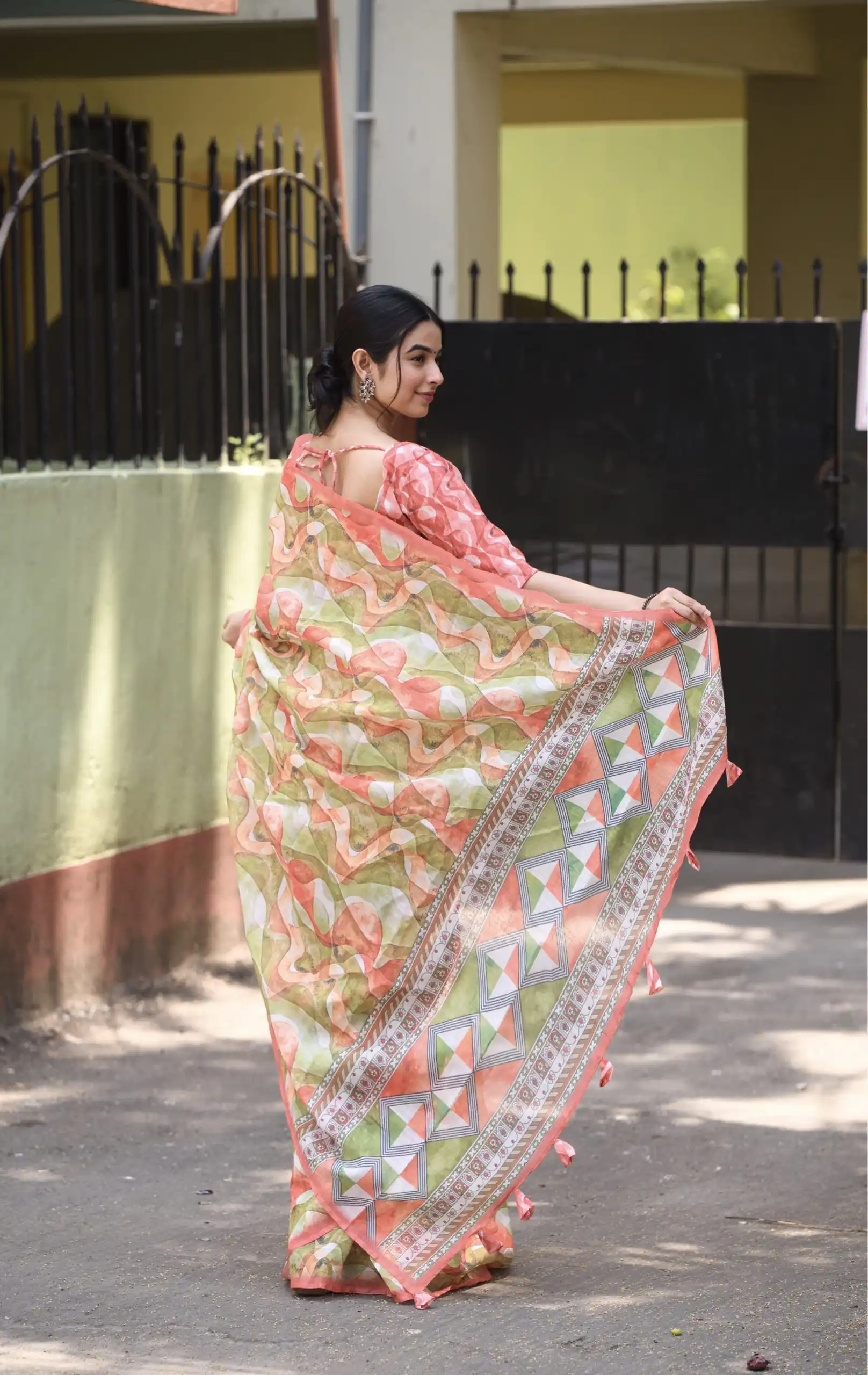 Veechis 111 Pista Green Color Linen Beautiful Digital Printed Work Saree Casual, Party Festive, Events. Expected Delivery 4-6 Working Days @1549/- | Sarees, Bollywood Sarees, Creative Sarees, Designer Sarees, Embroidered Sarees, Modern Digital sarees, Party Wear Sarees