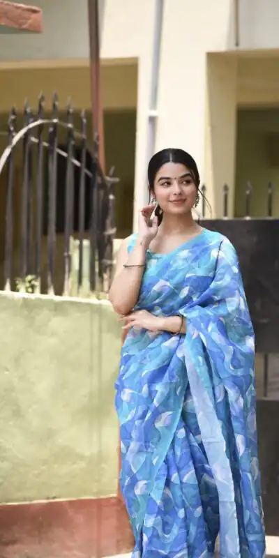 Veechis 111 Royal Blue Color Linen Beautiful Digital Printed Work Saree Casual, Party Festive, Events. Expected Delivery 4-6 Working Days @1549/- | Sarees, Bollywood Sarees, Creative Sarees, Designer Sarees, Embroidered Sarees, Modern Digital sarees, Party Wear Sarees