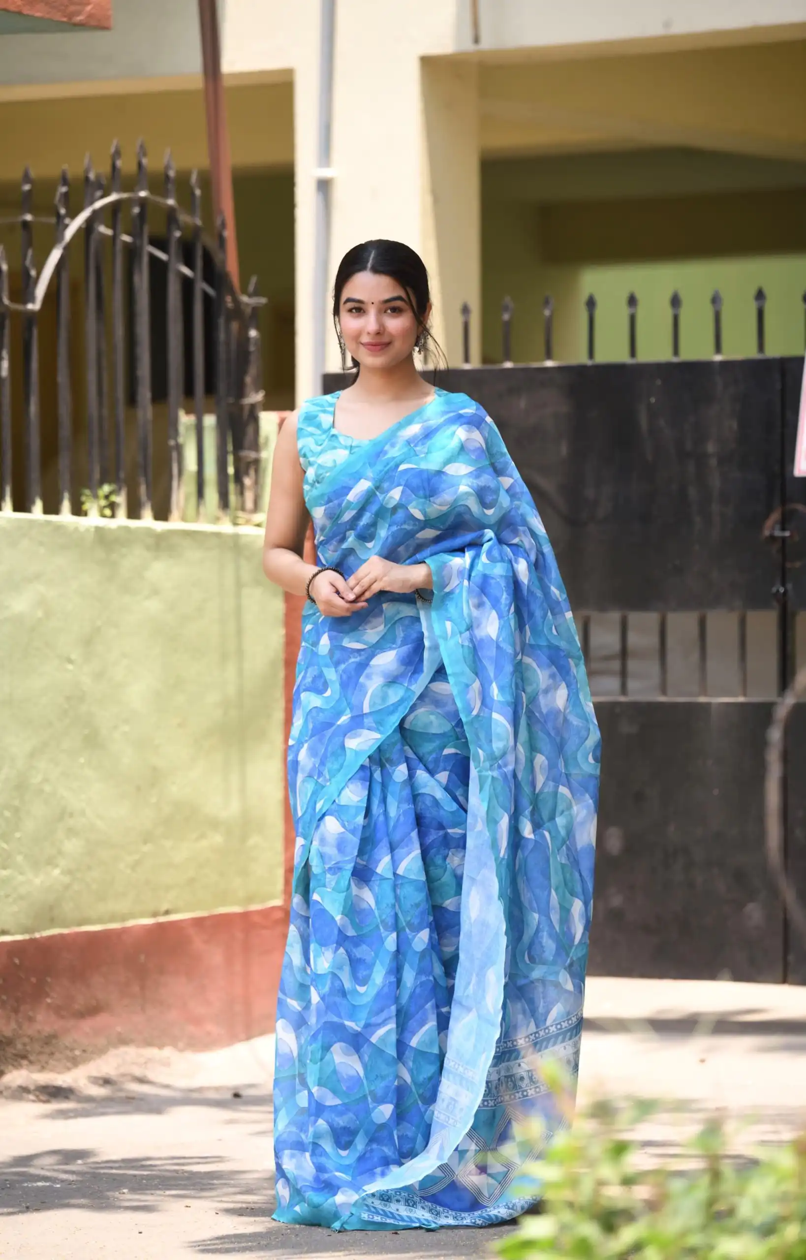 Veechis 111 Royal Blue Color Linen Beautiful Digital Printed Work Saree Casual, Party Festive, Events. Expected Delivery 4-6 Working Days @1549/- | Sarees, Bollywood Sarees, Creative Sarees, Designer Sarees, Embroidered Sarees, Modern Digital sarees, Party Wear Sarees