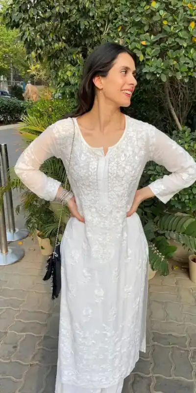 BE 190 White Color Maslin Thread Embroidery Salwar Suit Wedding, Party, Festive events, etc. Expected Delivery 4-6 Working Days @1899/- | Salwar suit, Designer Suits, Casual Suits, Creative suits, Palazzo Suits, Party Wear Suits, Patiala Suits, Straight Suits