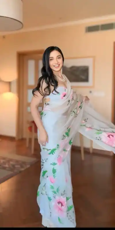 SC 280 White Color Pure Soft Georgette Silk Design All Over Saree , Party Wear, Events, Festivals Expected Delivery 4-6 Working Days 1599/- | Sarees, Bollywood Sarees, Creative Sarees, Designer Sarees, Embroidered Sarees, Ethnic Saree, Modern Digital sarees, Party Wear Sarees