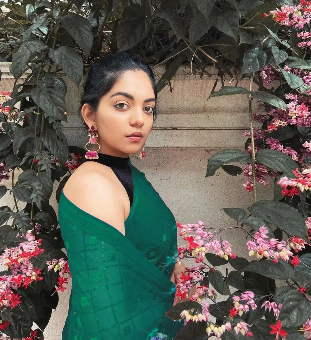 KT 201 Green Color Georgette Fancy Sequence Work Saree Casual, Party Wear, Wedding   Expected Delivery 4-6 Working Days@1649/- | Sarees, Bollywood Sarees, Creative Sarees, Designer Sarees, Embroidered Sarees, Party Wear Sarees