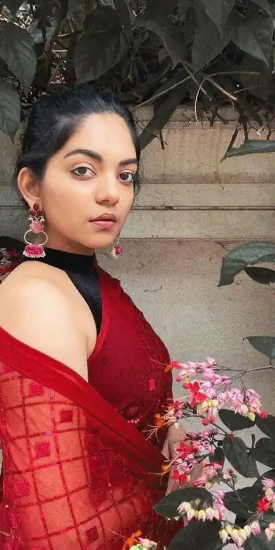 KT 201 Red Color Georgette Fancy Sequence Work Saree Casual, Party Wear, Wedding   Expected Delivery 4-6 Working Days@1649/- | Sarees, Bollywood Sarees, Creative Sarees, Designer Sarees, Embroidered Sarees, Party Wear Sarees