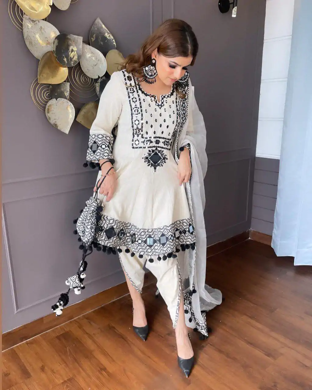 LG 1717 White Color Rajwadi Silk Embroidery Real Mirror Salwar Suit Casual, Wedding, Party, Festive, Events . Expected Delivery  4-6 Working Days @2299/- | Salwar suit, Designer Suits, Casual Suits, Creative suits, Palazzo Suits, Party Wear Suits, Patiala Suits, Straight Suits