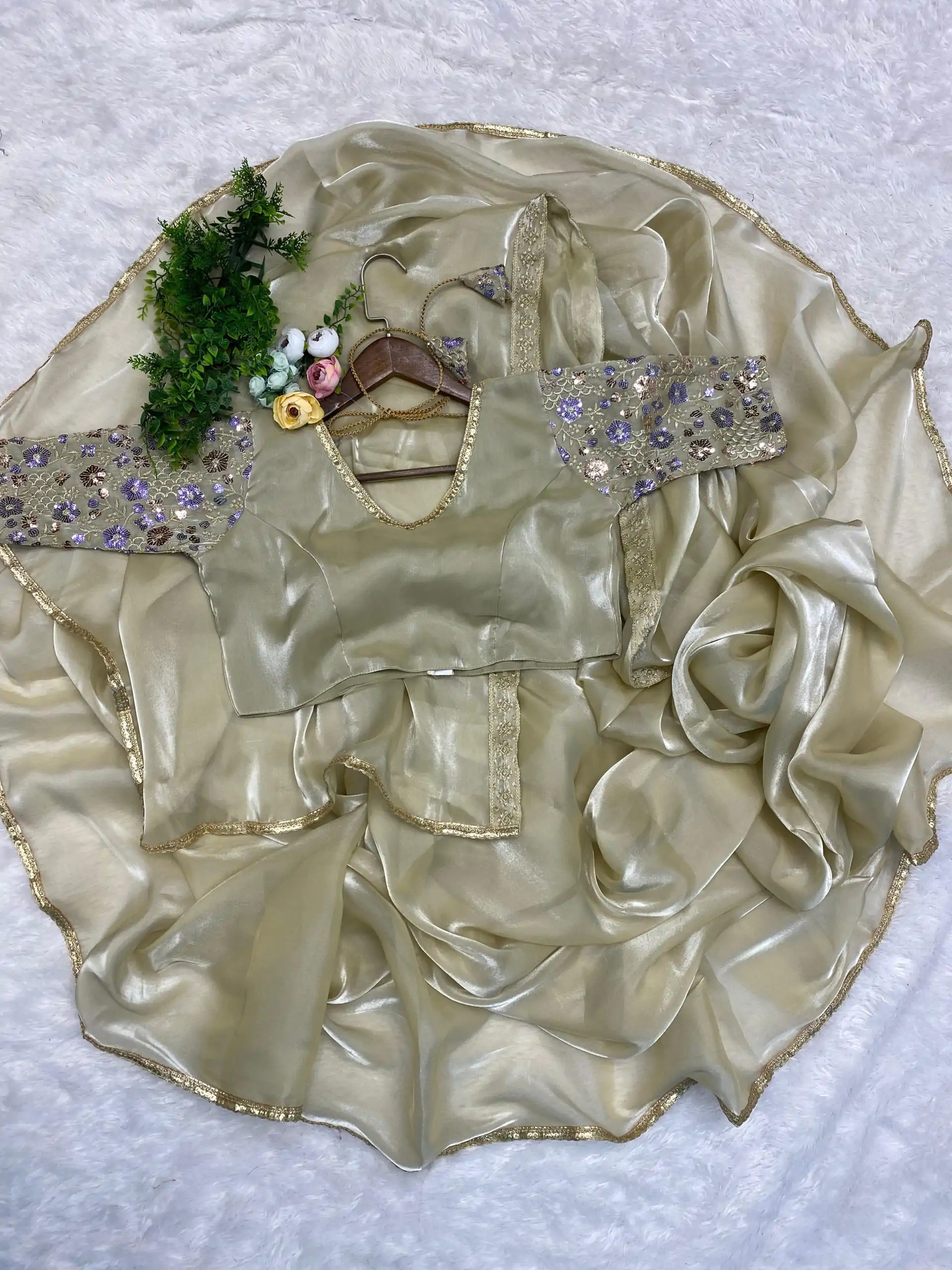 LG 1865 Golden Color Fancy Jimi Chu Embroidered Sequence Saree Party, Wedding, Festive, Events Etc., Expected Delivery 4-6 Working Days@1849/- Only | Sarees, Bollywood Sarees, Creative Sarees, Designer Sarees, Embroidered Sarees, Ethnic Saree, Party Wear Sarees