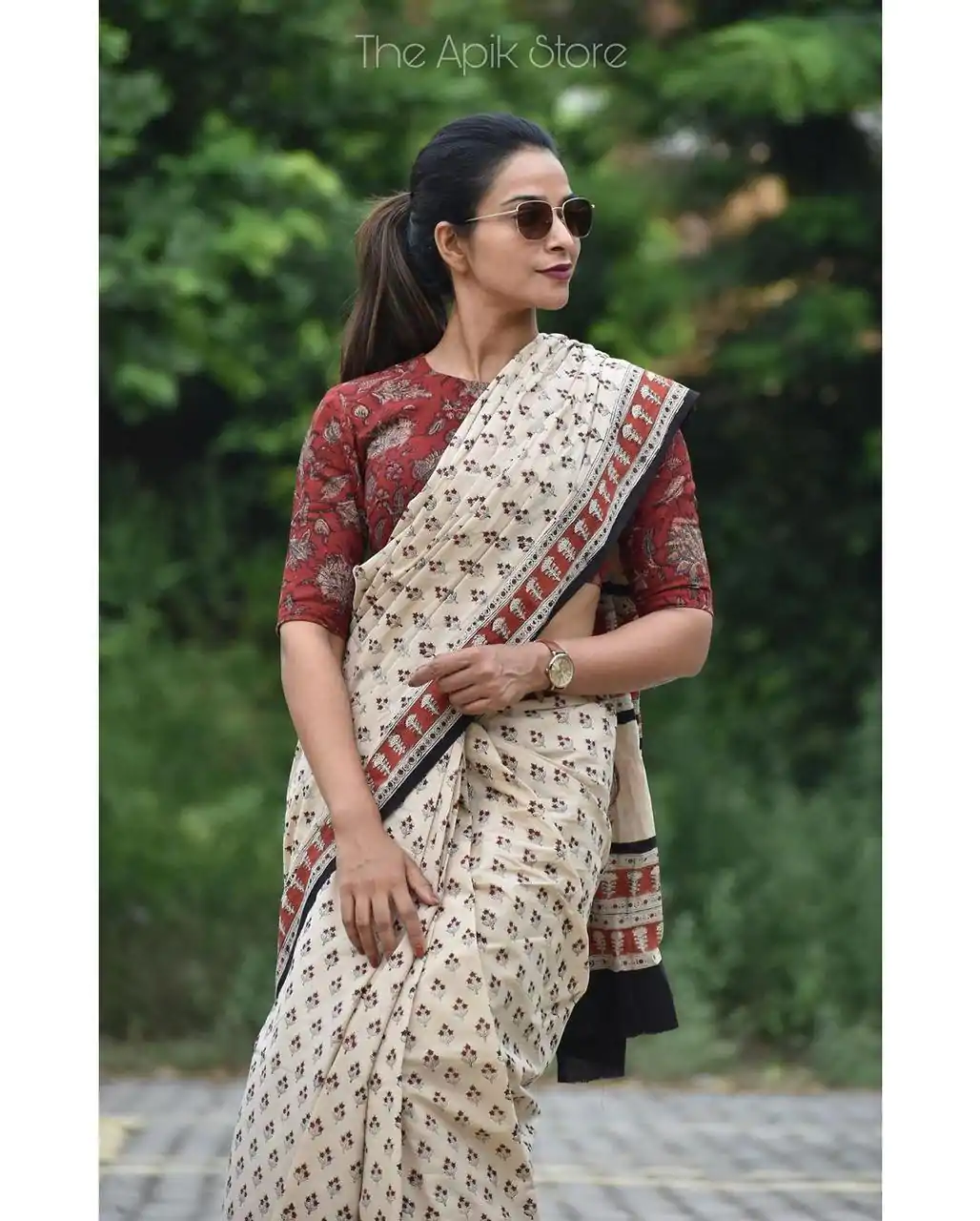 NT 568 White Color Plain Linen Digital Printed All Over Saree Events Casual Wedding Festive . Expected Delivery  4-6 Working Days @1449/- | Sarees, Bollywood Sarees, Creative Sarees, Designer Sarees, Embroidered Sarees, Ethnic Saree, Modern Digital sarees, Party Wear Sarees