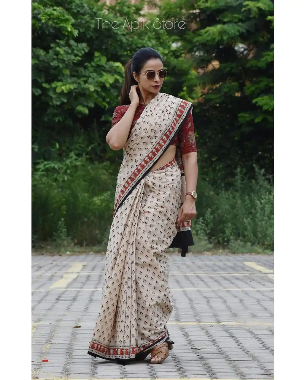 NT 568 White Color Plain Linen Digital Printed All Over Saree Events Casual Wedding Festive . Expected Delivery  4-6 Working Days @1449/- | Sarees, Bollywood Sarees, Creative Sarees, Designer Sarees, Embroidered Sarees, Ethnic Saree, Modern Digital sarees, Party Wear Sarees