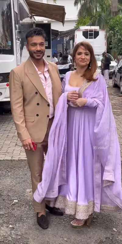 VLM 206 Violet  Color Chinon Silk Embroidery Sequence Gown Casual, Wedding, Party, Festive, Events Etc. Expected Delivery 4-6 Working Days @1899/-  | Gowns, Bollywood Gowns, Creative Gowns, Designer Gowns, Embroidered Gowns, Party Wear Gowns