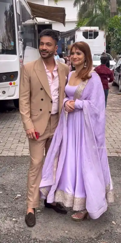 VLM 206 Violet  Color Chinon Silk Embroidery Sequence Gown Casual, Wedding, Party, Festive, Events Etc. Expected Delivery 4-6 Working Days @1899/-  | Gowns, Bollywood Gowns, Creative Gowns, Designer Gowns, Embroidered Gowns, Party Wear Gowns