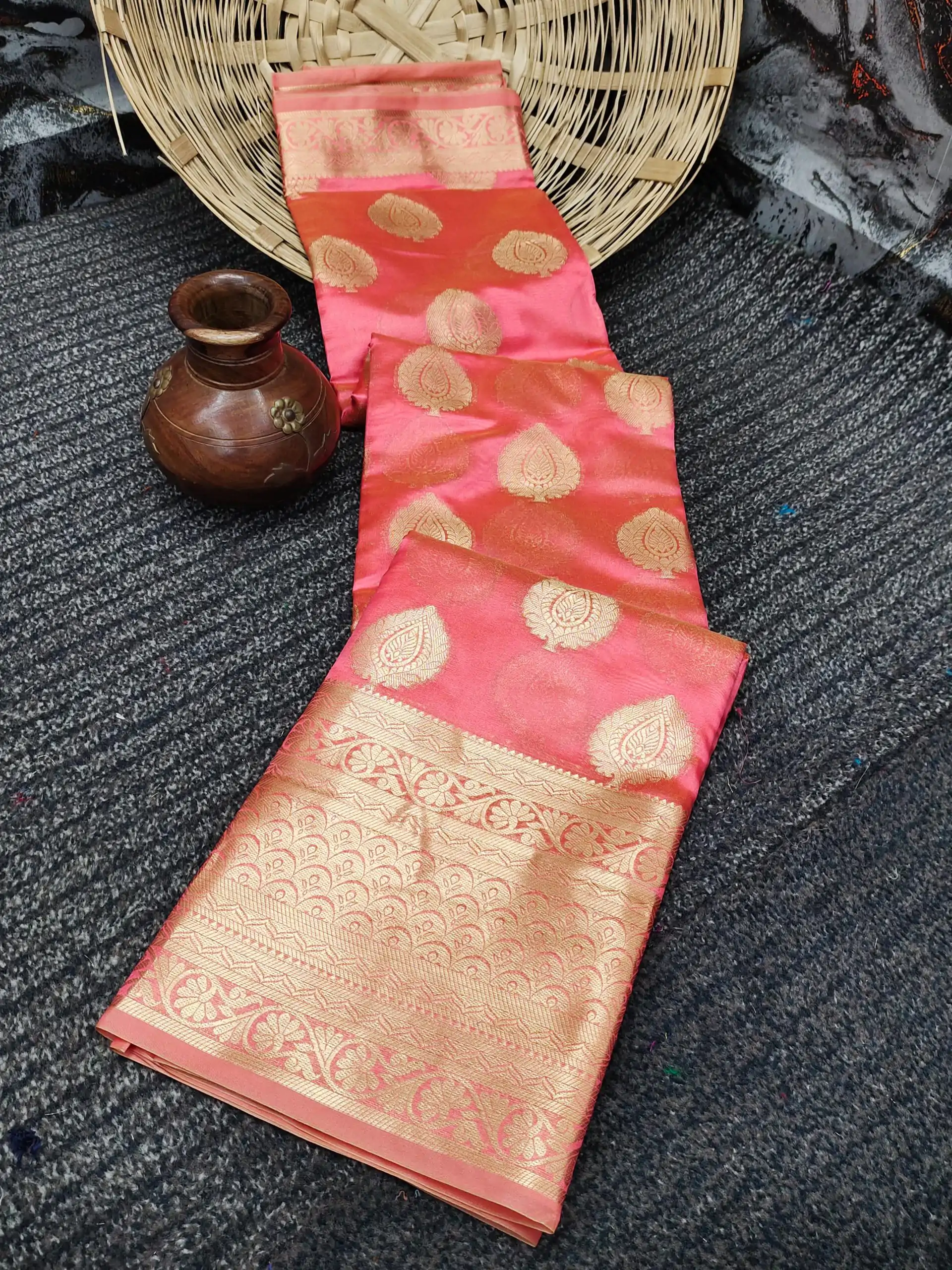 MB 3246 Salmon Color Organza Silk Beautiful Gold Zari Saree Casual, Wedding, Party, Festival, Events, Etc. Expected Delivery 4-6 Working Days @1599/- | Sarees, Bollywood Sarees, Creative Sarees, Designer Sarees, Embroidered Sarees, Ethnic Saree, Modern Digital sarees, Party Wear Sarees