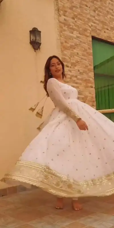 ZF 382 White Color Georgette Embroidery Sequence Gown Casual, Wedding, Party, Festive, Events Etc. Expected Delivery 4-6 Working Days @2049/- | Gowns, Bollywood Gowns, Creative Gowns, Designer Gowns, Embroidered Gowns, Party Wear Gowns