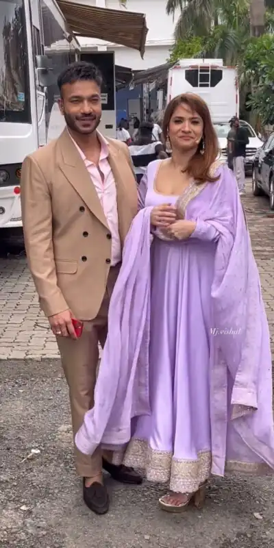 SRK 5179 Violet Color Georgette Embroidery Sequence Gown Wedding, Party, Festive, Events Expected Delivery 4-6 Working Days @ 1899/- | Gowns, Bollywood Gowns, Creative Gowns, Designer Gowns, Party Wear Gowns