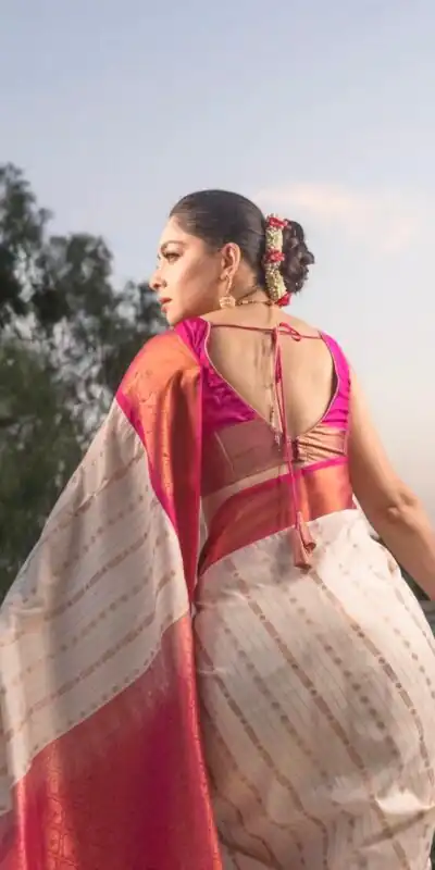 DDF SHRUTI 2 Golden Color Soft Lichi Silk Ordinary Design Rich Pallu Saree Casual, Party Wear, Events, Festivals Expected Delivery 4-6 Working @1499 | Sarees, Bollywood Sarees, Creative Sarees, Designer Sarees, Embroidered Sarees, Ethnic Saree, Modern Digital sarees, Party Wear Sarees