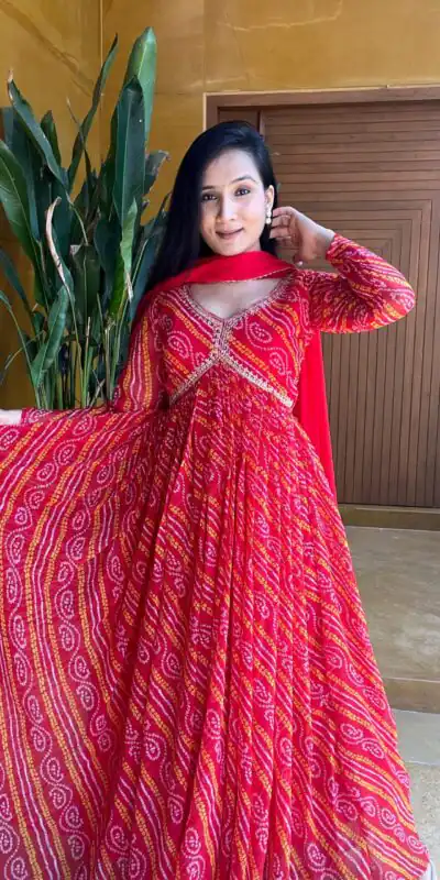 Ram 004 Red Color Pure Bandhini Embroidery Lace Work Gown Casual, Wedding, Party, Festive, Events Etc. Expected Delivery 4-6 Working Days @1899/- | Gowns, Bollywood Gowns, Creative Gowns, Designer Gowns, Embroidered Gowns, Party Wear Gowns