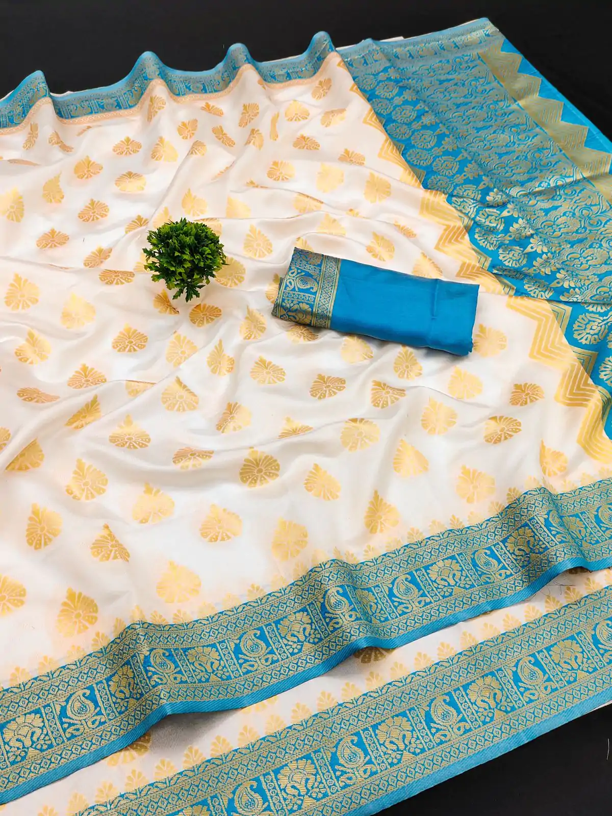 MB™️3271 White Color Soft Kanjivaram Pattu Jacquard Silk Work Saree Casual, Wedding, Party, Festival, Events, Expected Delivery 4-6 Working Days @1499/- | Sarees, Bollywood Sarees, Creative Sarees, Designer Sarees, Embroidered Sarees, Ethnic Saree, Modern Digital sarees, Party Wear Sarees