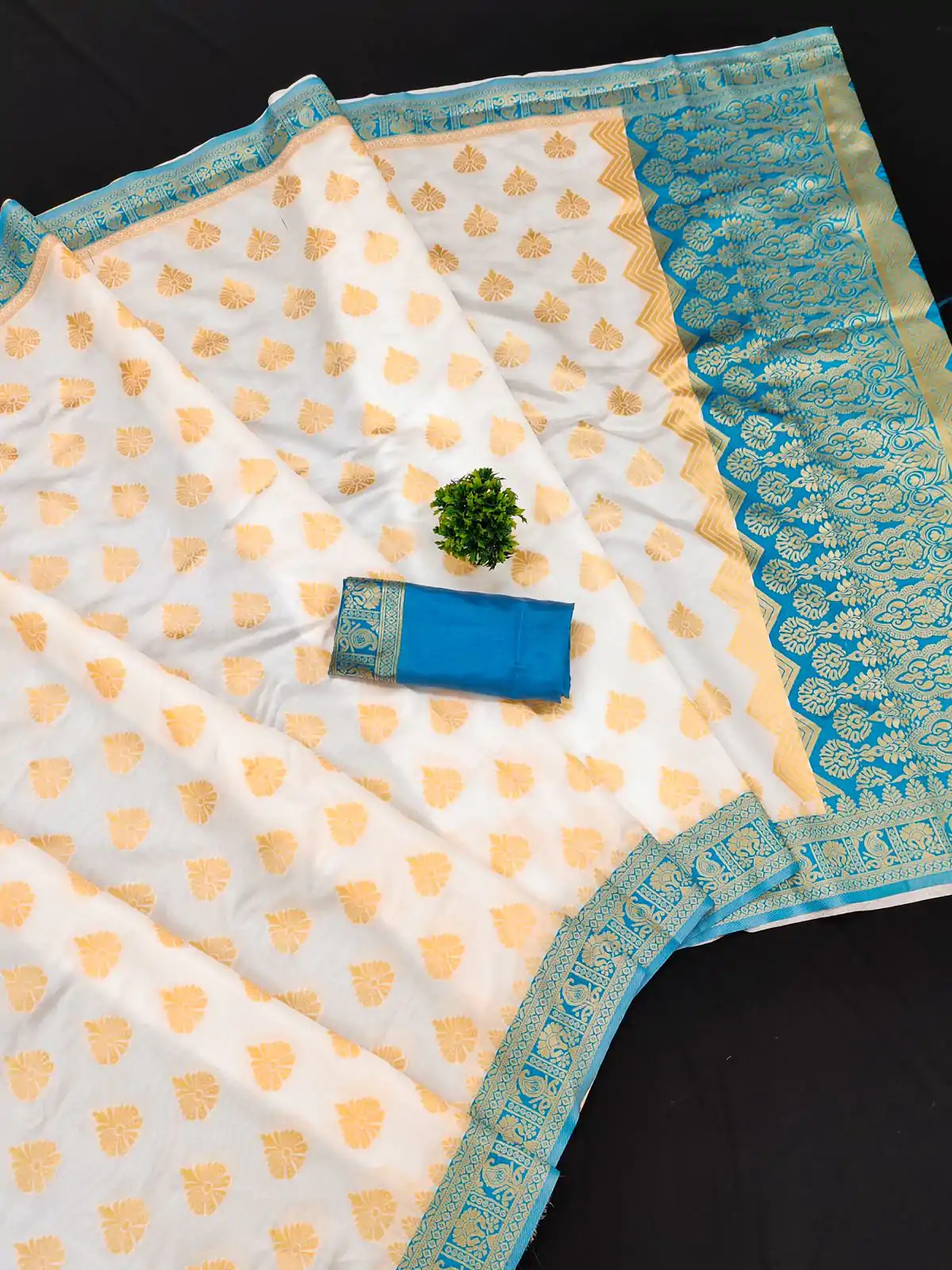 MB™️3271 White Color Soft Kanjivaram Pattu Jacquard Silk Work Saree Casual, Wedding, Party, Festival, Events, Expected Delivery 4-6 Working Days @1499/- | Sarees, Bollywood Sarees, Creative Sarees, Designer Sarees, Embroidered Sarees, Ethnic Saree, Modern Digital sarees, Party Wear Sarees