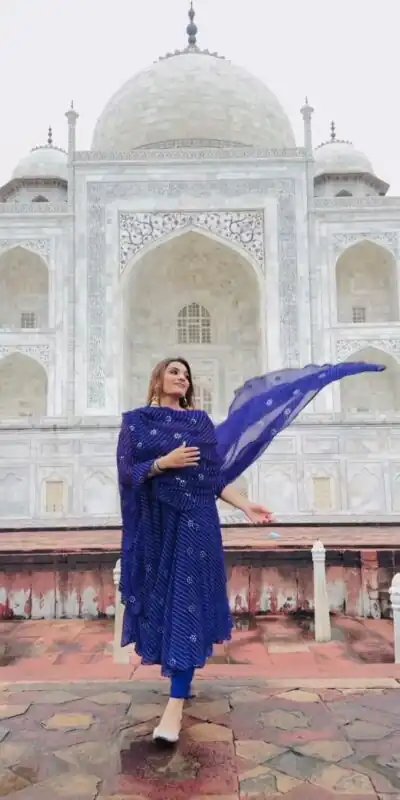 ZSR 3077 Blue Color Georgette Digital Printed Work Gown Casual, Wedding, Party, Festive, Events Etc. Expected Delivery 4-6 Working Days 2049/- | Gowns, Bollywood Gowns, Creative Gowns, Designer Gowns, Embroidered Gowns, Party Wear Gowns