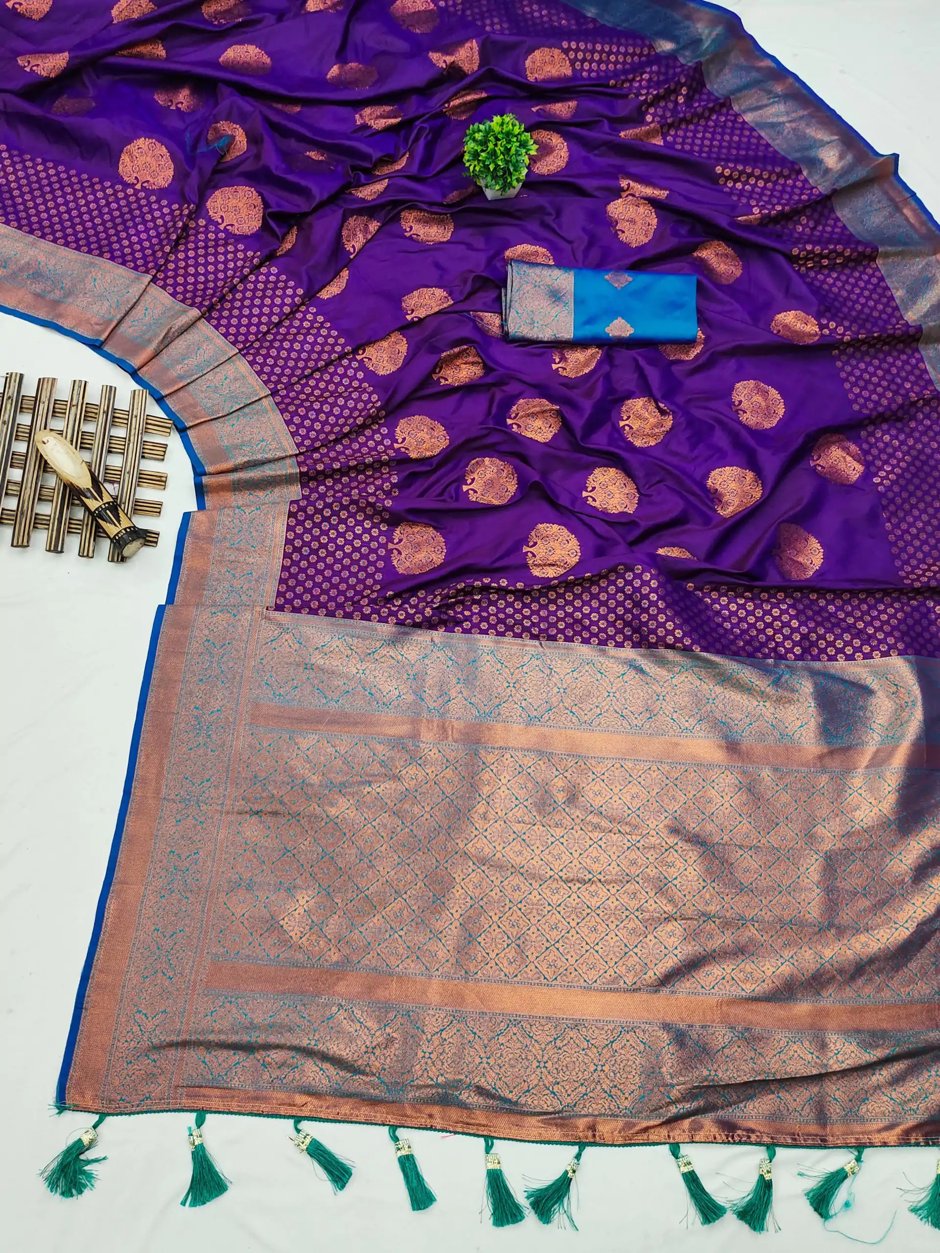 MB™️3281 Purple Color Soft Silk Copper Zari Design Saree Casual, Wedding, Party, Festival, Events, Expected Delivery 4-6 Working Days @2049/- | Sarees, Bollywood Sarees, Creative Sarees, Designer Sarees, Embroidered Sarees, Ethnic Saree, Modern Digital sarees, Party Wear Sarees