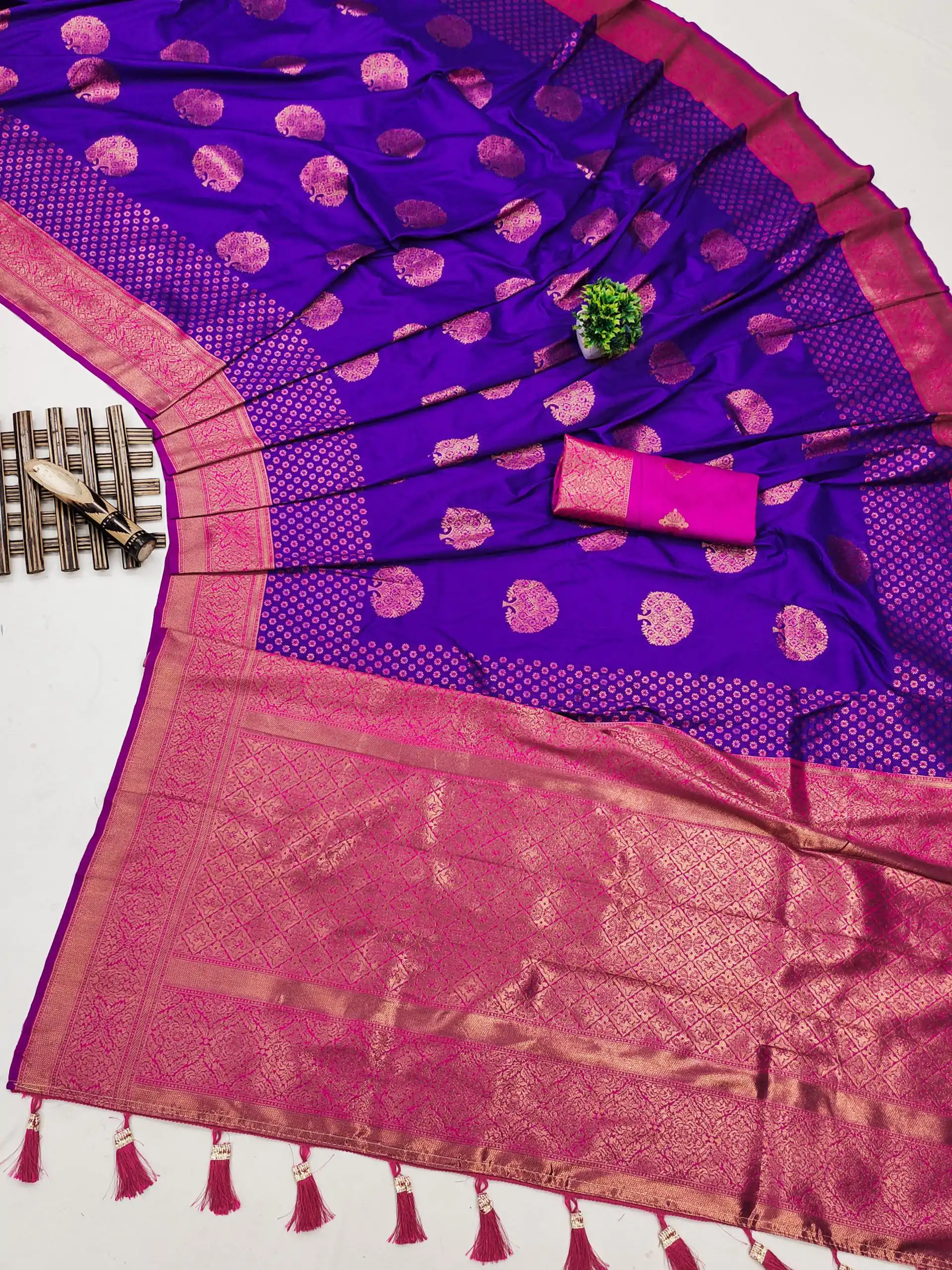 MB™️3281 Violet Color Soft Silk Copper Zari Design Saree Casual, Wedding, Party, Festival, Events, Expected Delivery 4-6 Working Days @2049/- | Sarees, Bollywood Sarees, Creative Sarees, Designer Sarees, Embroidered Sarees, Ethnic Saree, Modern Digital sarees, Party Wear Sarees