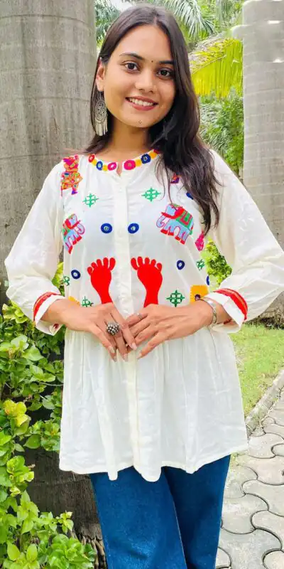 INLI Pankhudi White Color Cotton Flex and Rayo Embroidery Work Kurti Casual, Wedding, Party, Festive, Events Etc. Expected Delivery 4-6 Working Days @1299/- | Kurti, Bollywood Kurti, Creative Kurtis, Designer Kurti, Party Wear Kurti, Selfie Kurti