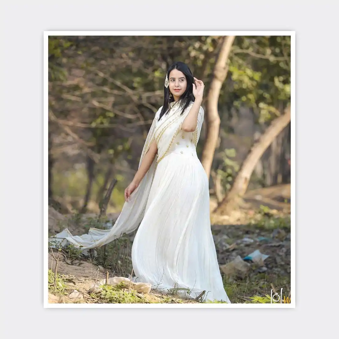 KT-204 White Color Georgette Threadbare With Sequin Work Anarkali Gown Wedding Party, Festive, Events Etc.4-6 Working Days@1699/- only | Gowns, Bollywood Gowns, Creative Gowns, Designer Gowns, Embroidered Gowns, Party Wear Gowns, Straight Suits