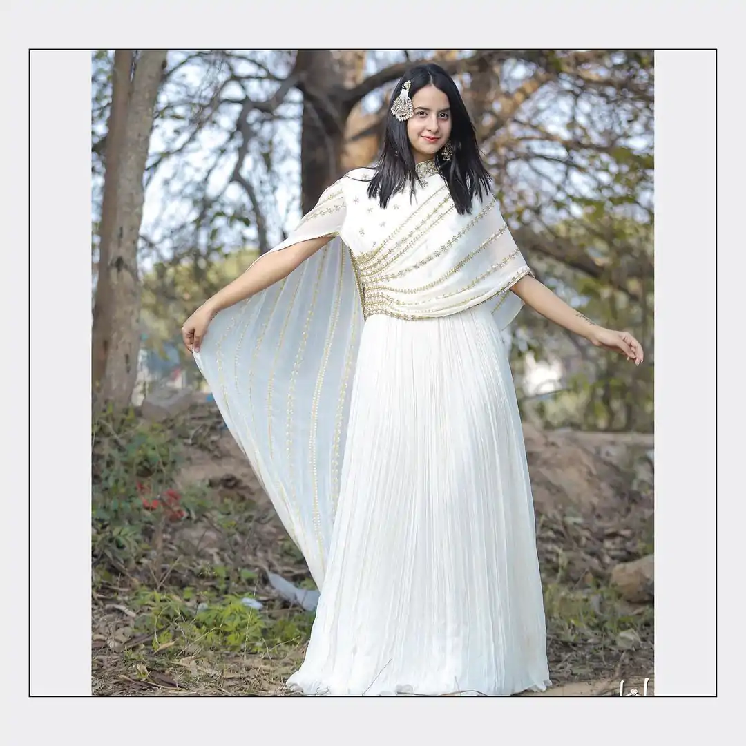 KT-204 White Color Georgette Threadbare With Sequin Work Anarkali Gown Wedding Party, Festive, Events Etc.4-6 Working Days@1699/- only | Gowns, Bollywood Gowns, Creative Gowns, Designer Gowns, Embroidered Gowns, Party Wear Gowns, Straight Suits