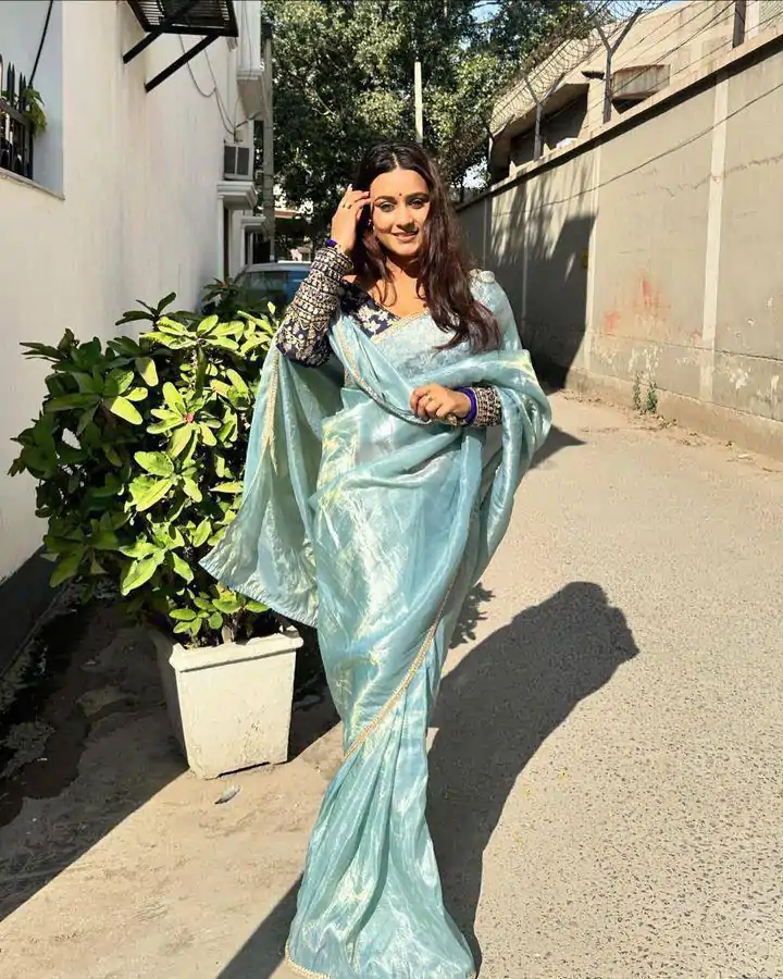 MS 467 Sky Blue Color Pure Tissue Crush Silk Fabric With Fancy Lace Saree Casual, Wedding, Festive, Events . Expected Delivery  4-6 Working Days @1699/- only | Sarees, Bollywood Sarees, Creative Sarees, Designer Sarees, Embroidered Sarees, Ethnic Saree, Modern Digital sarees, Party Wear Sarees