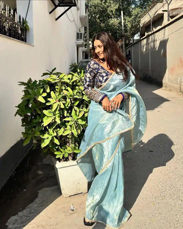 MS 467 Sky Blue Color Pure Tissue Crush Silk Fabric With Fancy Lace Saree Casual, Wedding, Festive, Events . Expected Delivery  4-6 Working Days @1699/- only | Sarees, Bollywood Sarees, Creative Sarees, Designer Sarees, Embroidered Sarees, Ethnic Saree, Modern Digital sarees, Party Wear Sarees