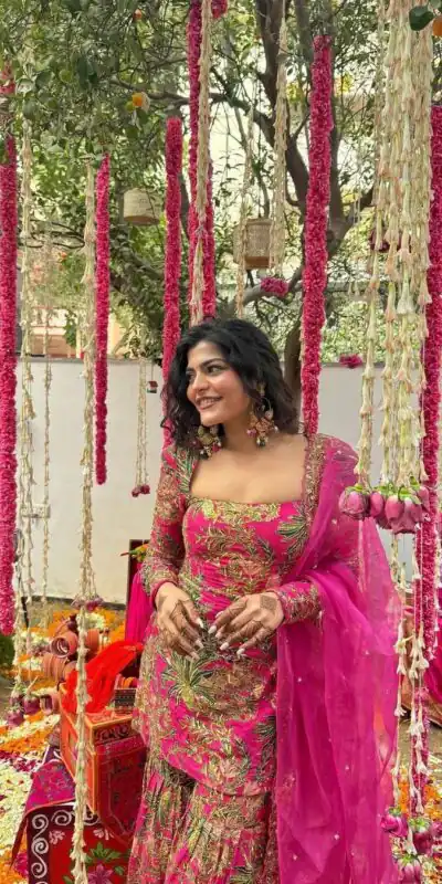 BD 1731 Pink Silk- Faux Georgette Digital Print Salwar Suit Casual, Wedding, Party, Festive, Events Etc.4-6 Working Days@ 1999/-only | Jump Suits, Salwar suit, Designer Suits, Casual Suits, Creative suits, Palazzo Suits, Party Wear Suits, Patiala Suits, Straight Suits