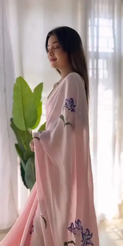 SC 408 Pink Color Pure Soft Georgette Silk Pari Work Saree Casual, Wedding, Festive, Events . Expected Delivery  4-6 Working Days @1599/- only                                                                                                                                           | Sarees, Bollywood Sarees, Creative Sarees, Designer Sarees, Embroidered Sarees, Ethnic Saree, Modern Digital sarees, Party Wear Sarees