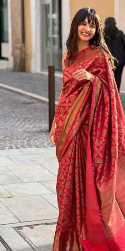 KP 4093 Red Color Soft Litchi Silk Jacquard Work Saree Casual, Wedding, Festive, Events . Expected Delivery  4-6 Working Days @1399/- only                                                                                                                                             | Sarees, Bollywood Sarees, Creative Sarees, Designer Sarees, Embroidered Sarees, Ethnic Saree, Modern Digital sarees, Party Wear Sarees