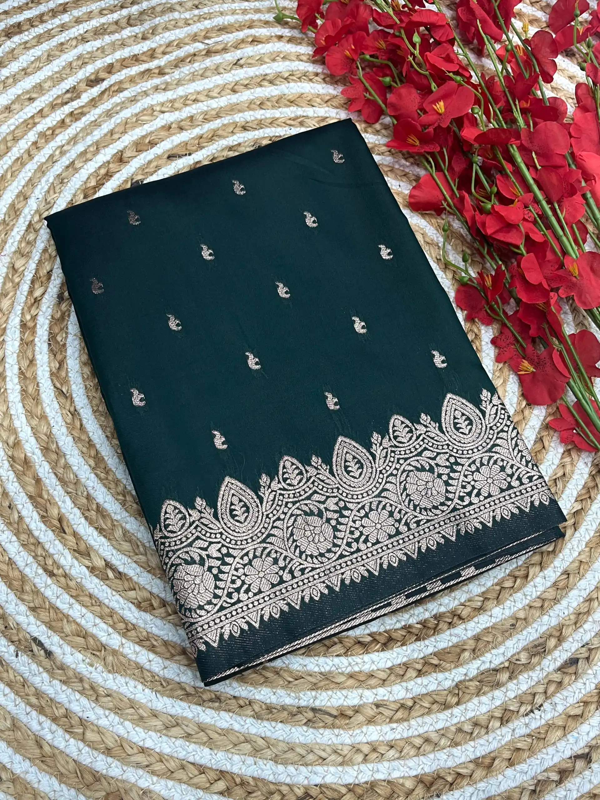 MB 1131 Green Color Banarasi Silk Zari Weaving Rich Pallu Saree Casual, Wedding, Festive, Events . Expected Delivery  4-6 Working Days @1899/- only                                                                                                                                             | Sarees, Bollywood Sarees, Creative Sarees, Designer Sarees, Embroidered Sarees, Ethnic Saree, Modern Digital sarees, Party Wear Sarees