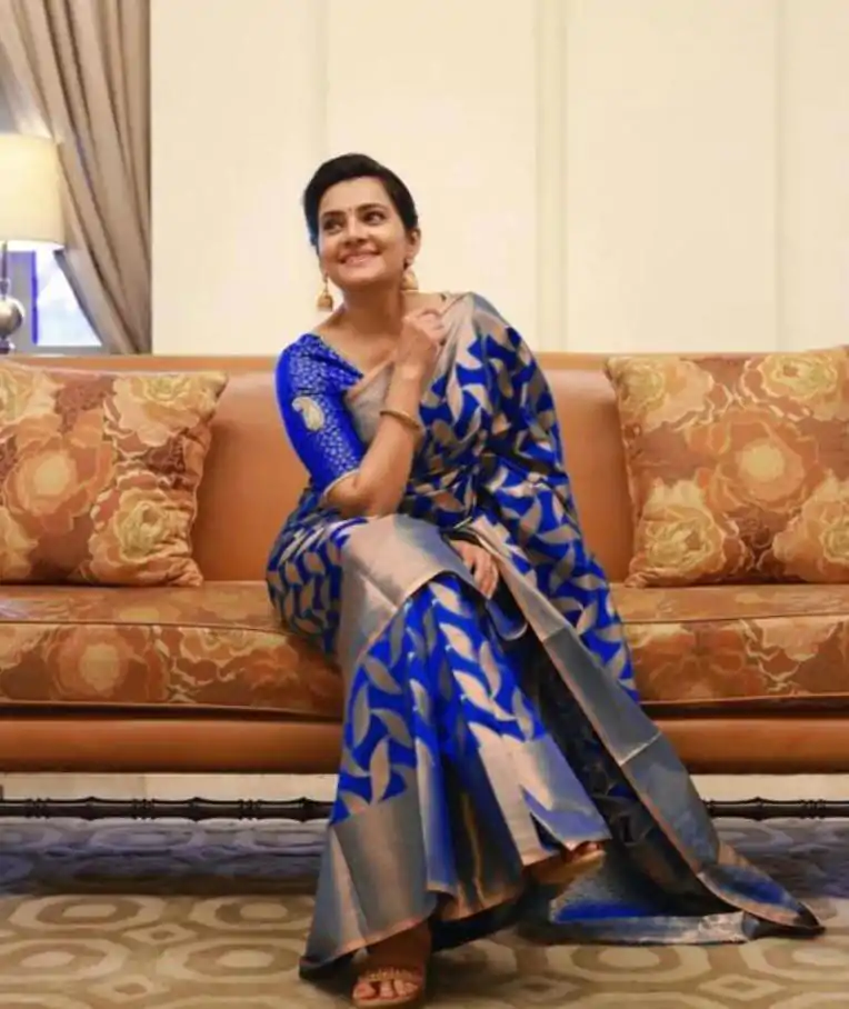  MS 172 Royal Blue Color Soft Litchi Silk All Over Weaving Saree Casual, Wedding, Festive, Events . Expected Delivery  4-6 Working Days @1199/- only      | Sarees, Bollywood Sarees, Creative Sarees, Designer Sarees, Embroidered Sarees, Ethnic Saree, Modern Digital sarees, Party Wear Sarees