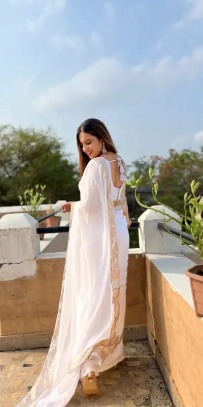 JR 579 White Color Georgette Sequence Work Lace Saree Casual, Wedding, Festive, Events . Expected Delivery  4-6 Working Days @1599/- only                                                                                                                                             | Sarees, Bollywood Sarees, Creative Sarees, Designer Sarees, Embroidered Sarees, Ethnic Saree, Modern Digital sarees, Party Wear Sarees