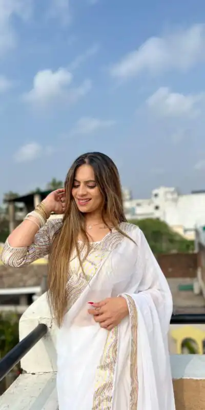 JR 579 White Color Georgette Sequence Work Lace Saree Casual, Wedding, Festive, Events . Expected Delivery  4-6 Working Days @1599/- only                                                                                                                                             | Sarees, Bollywood Sarees, Creative Sarees, Designer Sarees, Embroidered Sarees, Ethnic Saree, Modern Digital sarees, Party Wear Sarees