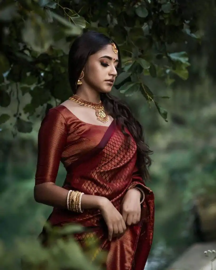 KP 5016 Maroon Color Soft Litchi Silk jacquard Work On All Over Saree Casual, Wedding, Festive, Events . Expected Delivery  4-6 Working Days @1399/- only                                                                                                                                             | Sarees, Bollywood Sarees, Creative Sarees, Designer Sarees, Embroidered Sarees, Ethnic Saree, Modern Digital sarees, Party Wear Sarees