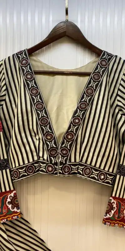 LG 641 Off White Color Printed Rayon Real Mirror Work Lehenga Choli Wedding, Party, Festive, Events Etc. Delivery 4-6 Working Days Rs 1999 | Lehenga, Bollywood Lehenga, Creative Lehenga, Designer Lehenga, Embroidered Lehenga, Party Wear Lehenga